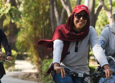 تصاویر ، پپیست دوچرخه سواری گردشگران زن در اصفهان ، ممنوعیت دوچرخه سواری دخترها در اصفهان ادامه دارد