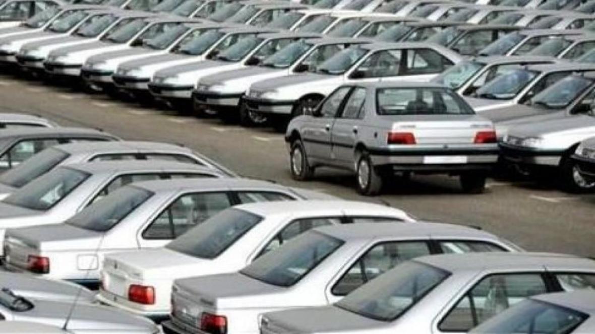رئیس هیات تحقیق و تفحص از خودروسازان خبرداد؛ صاحبان 4 کارت بانکی تعیین کنندگان اصلی قیمت خودرو دربازار